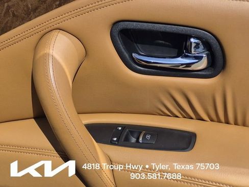Used 2017 INFINITI QX80 Signature Edition RWD image 15
