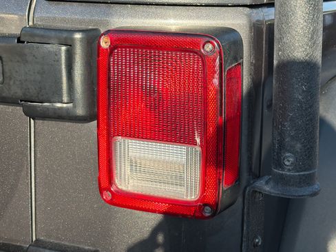 Used 2017 Jeep Wrangler Unlimited Sport w/ Quick Order Package 24S image 10