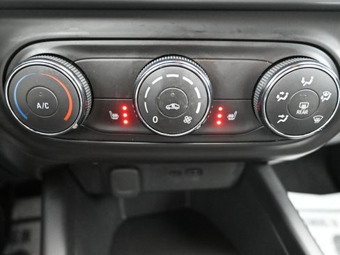 Used 2024 Chevrolet Trax RS w/ Driver Confidence Package image 15