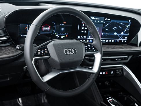 Used 2025 Audi Q5 Premium Plus w/ Premium Plus AWD/4WD image 9