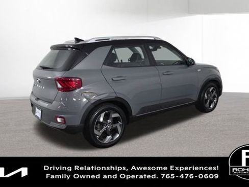 Used 2022 Hyundai Venue Limited image 10