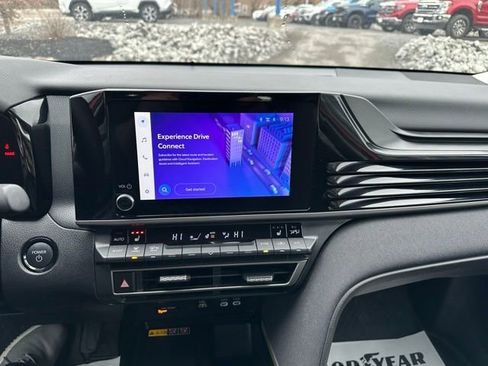 Used 2025 Toyota Camry LE w/ Convenience Package image 32