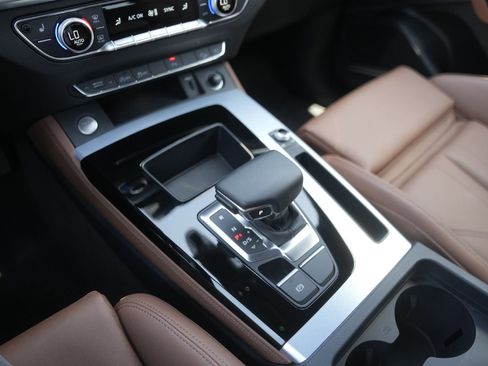 Certified 2025 Audi Q5 2.0T Premium Plus w/ Premium Plus Package image 18