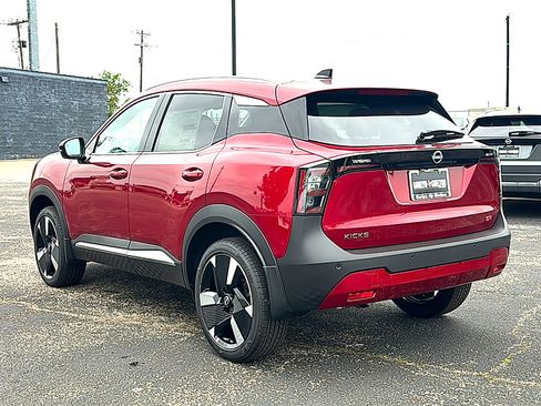 New 2026 Nissan Kicks SR FWD image 6