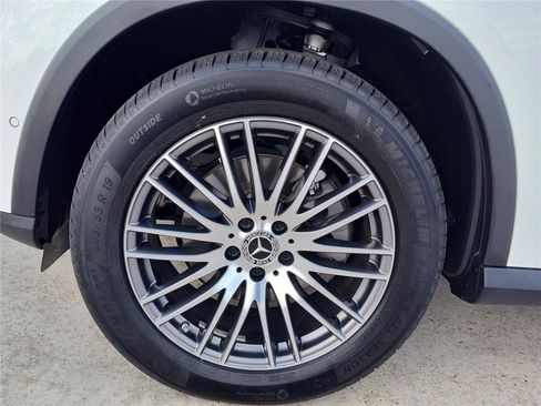 New 2025 Mercedes-Benz GLC 300 image 12