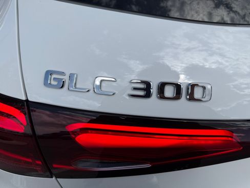 Used 2024 Mercedes-Benz GLC 300 4MATIC image 24