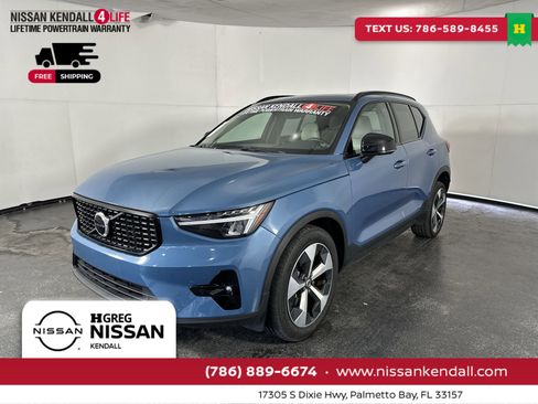 Used 2023 Volvo XC40 B5 Plus w/ Protection Package Premier image 6