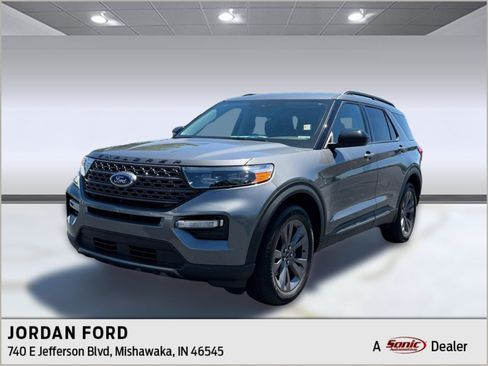 Used 2023 Ford Explorer XLT w/ Equipment Group 202A AWD/4WD image 1