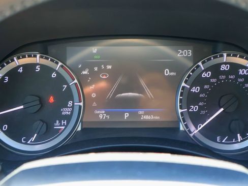 Used 2024 Toyota Highlander XLE FWD image 16