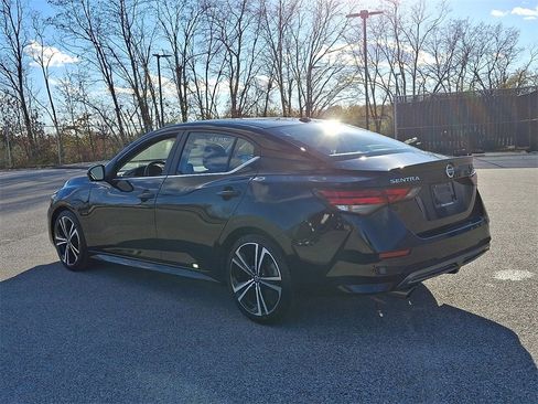 Used 2022 Nissan Sentra SR w/ SR Premium Package image 8