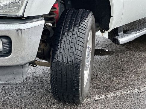 Used 2014 Ford F250 Lariat w/ Lariat Interior Package image 25