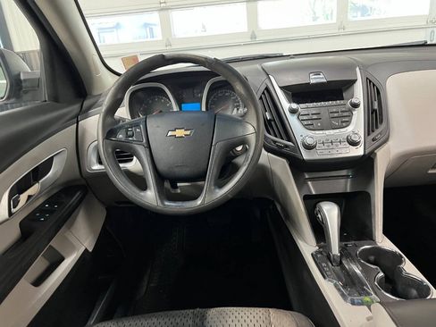 Used 2010 Chevrolet Equinox LS FWD image 8
