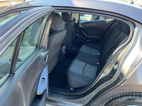 Used 2018 MAZDA MAZDA3 Sport image 17