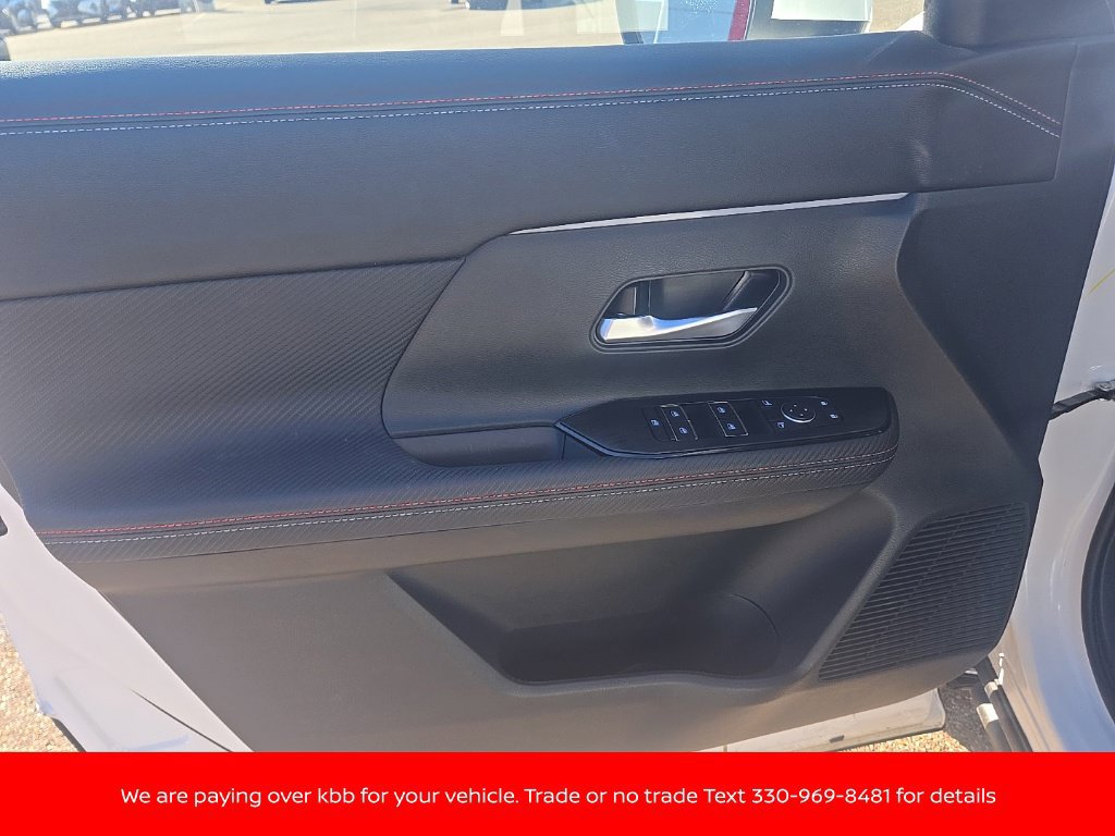Certified 2025 Nissan Kicks SR AWD/4WD image 10