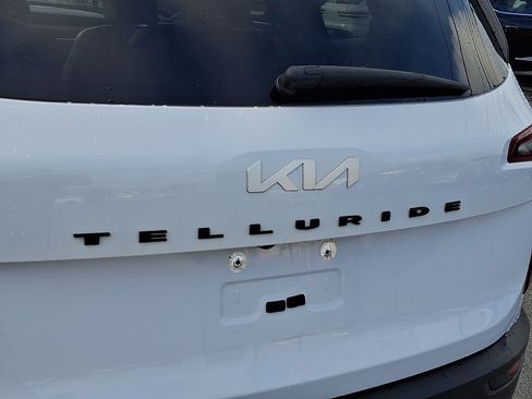 Used 2022 Kia Telluride SX w/ SX Prestige Package AWD/4WD image 32