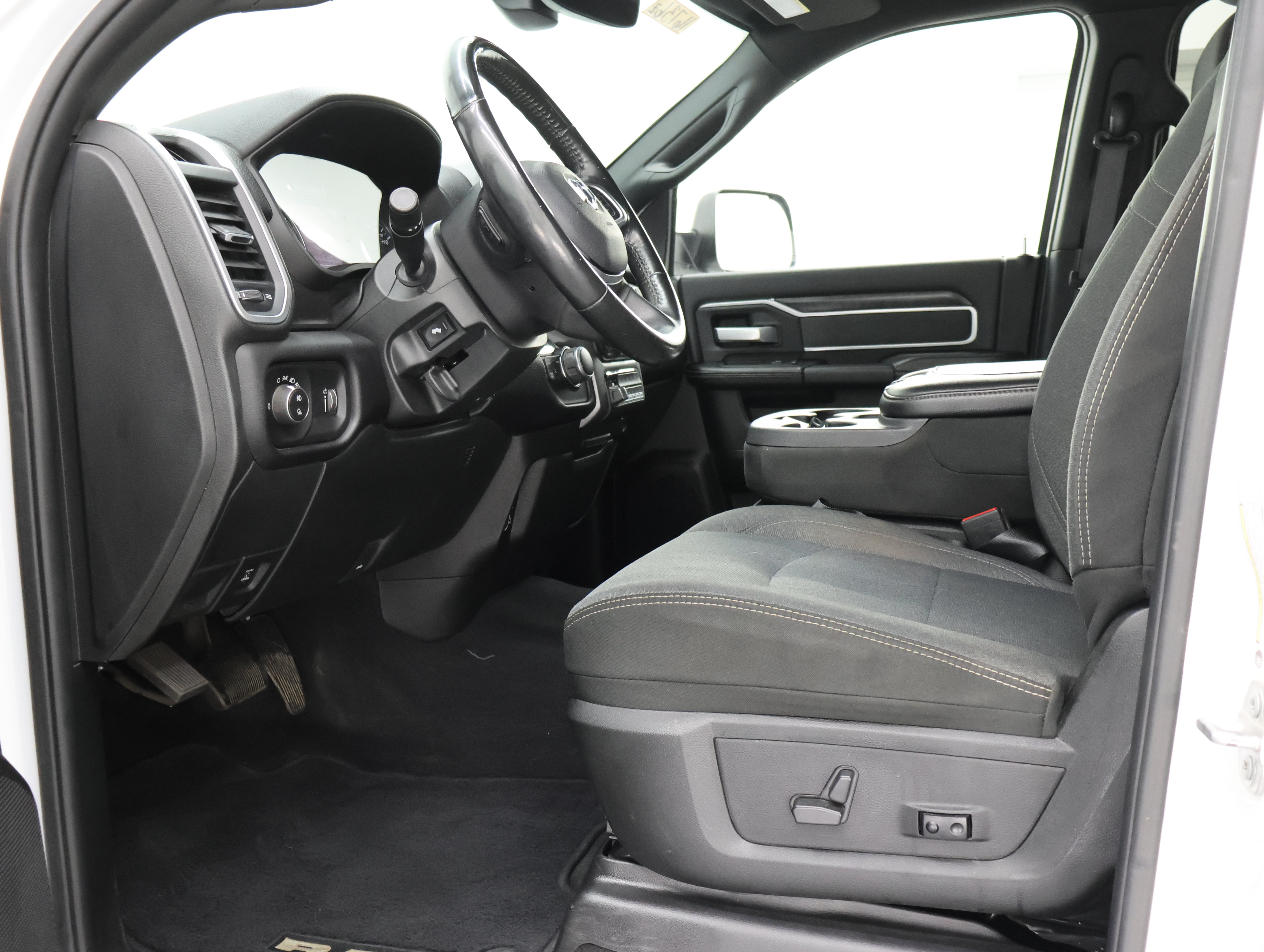 Used 2022 RAM 2500 Big Horn w/ Level C Equiment Group AWD/4WD image 8