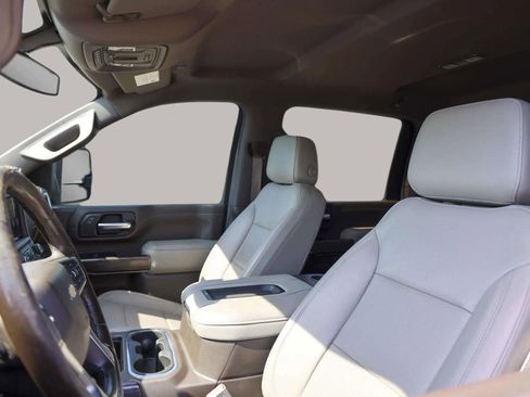 Used 2020 Chevrolet Silverado 2500 LTZ w/ LTZ Plus Package image 17