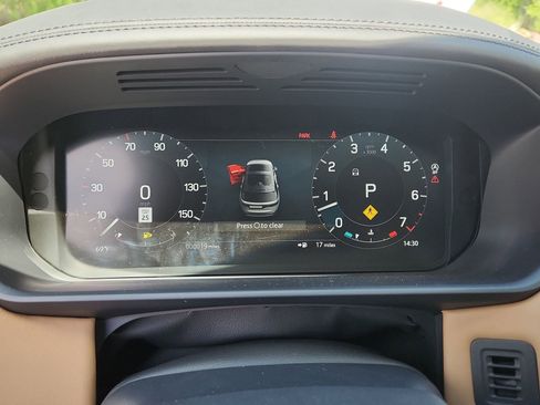 New 2026 Land Rover Discovery Limited Edition AWD/4WD image 19