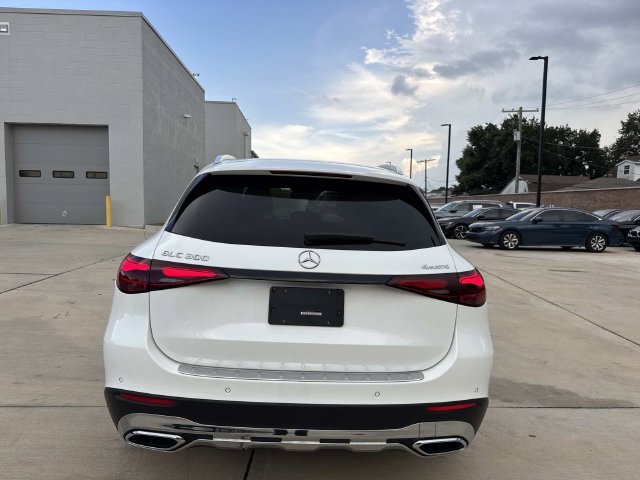 Used 2025 Mercedes-Benz GLC 300 4MATIC image 6