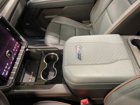 Used 2026 GMC Yukon AT4 w/ AT4 Premium Package AWD/4WD image 5