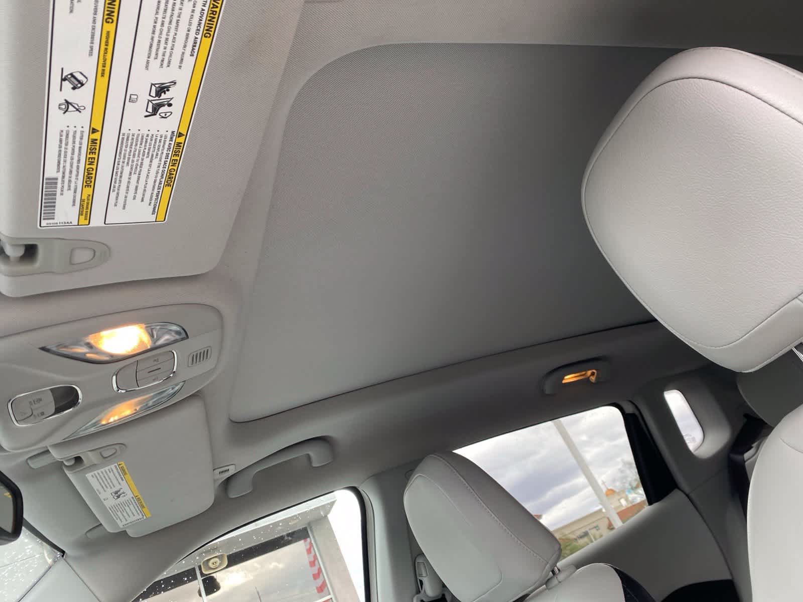Used 2018 Jeep Compass Latitude w/ Popular Equipment Group FWD image 13