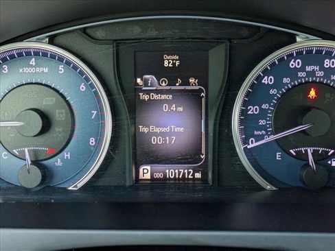 Used 2016 Toyota Camry XLE w/ Moonroof Package image 11