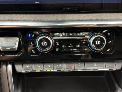 Used 2026 GMC Sierra 1500 Denali AWD/4WD image 24