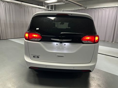 New 2026 Chrysler Voyager LX image 6