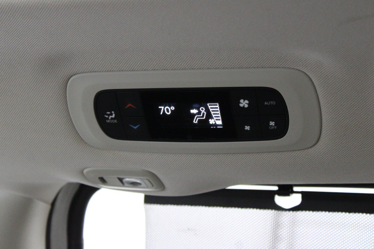 Used 2020 Chrysler Pacifica Limited FWD image 39