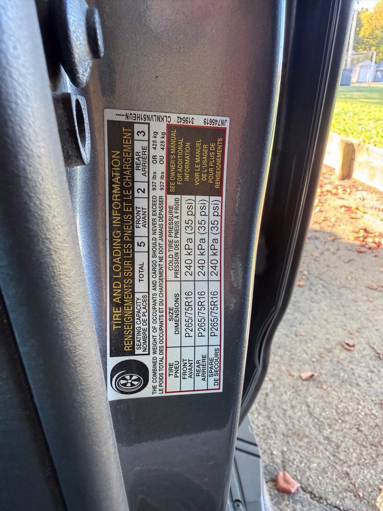 Used 2018 Nissan Frontier PRO-4X AWD/4WD image 41