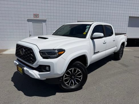 Used 2022 Toyota Tacoma TRD Sport w/ Technology Package AWD/4WD image 1