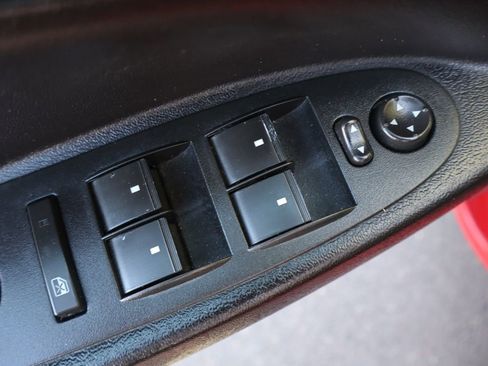 Used 2011 Chevrolet HHR LS image 27