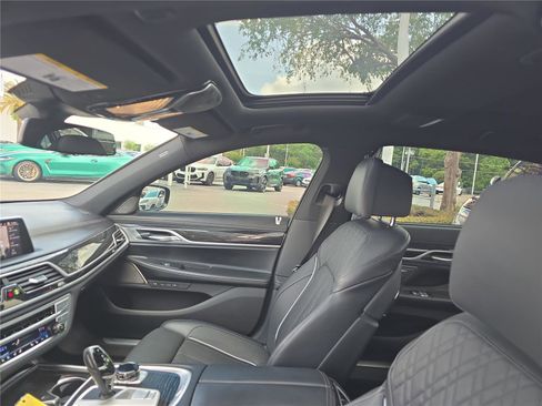 Used 2022 BMW 750i xDrive w/ Executive Package AWD/4WD image 26