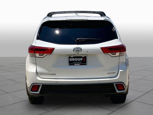 Used 2017 Toyota Highlander Limited FWD image 5