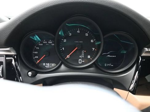 Used 2021 Porsche Macan AWD/4WD image 11
