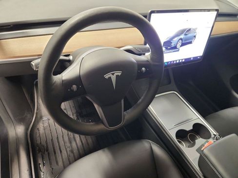 Used 2024 Tesla Model Y Long Range AWD/4WD image 10