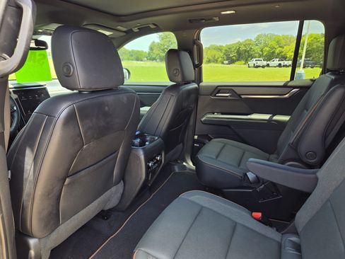 Used 2024 GMC Acadia AT4 w/ Luxury Package AWD/4WD image 30