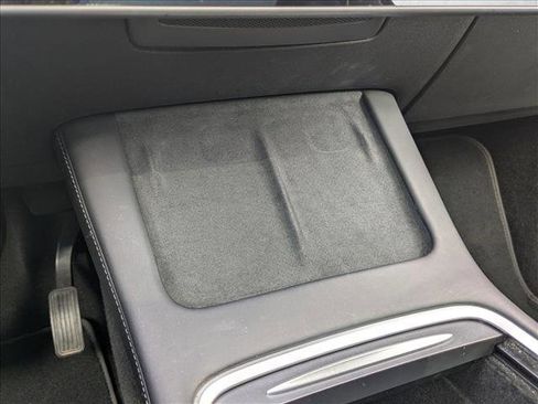 Used 2022 Tesla Model Y Long Range image 15