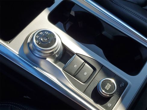 Used 2023 Ford Explorer XLT w/ Equipment Group 202A image 18