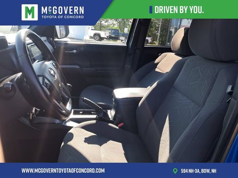Used 2018 Toyota Tacoma TRD Sport AWD/4WD image 12