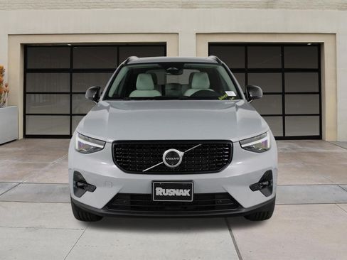Certified 2026 Volvo XC40 B5 Plus w/ Protection Package Premier image 6