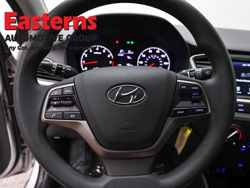Used 2022 Hyundai Accent SEL FWD image 10