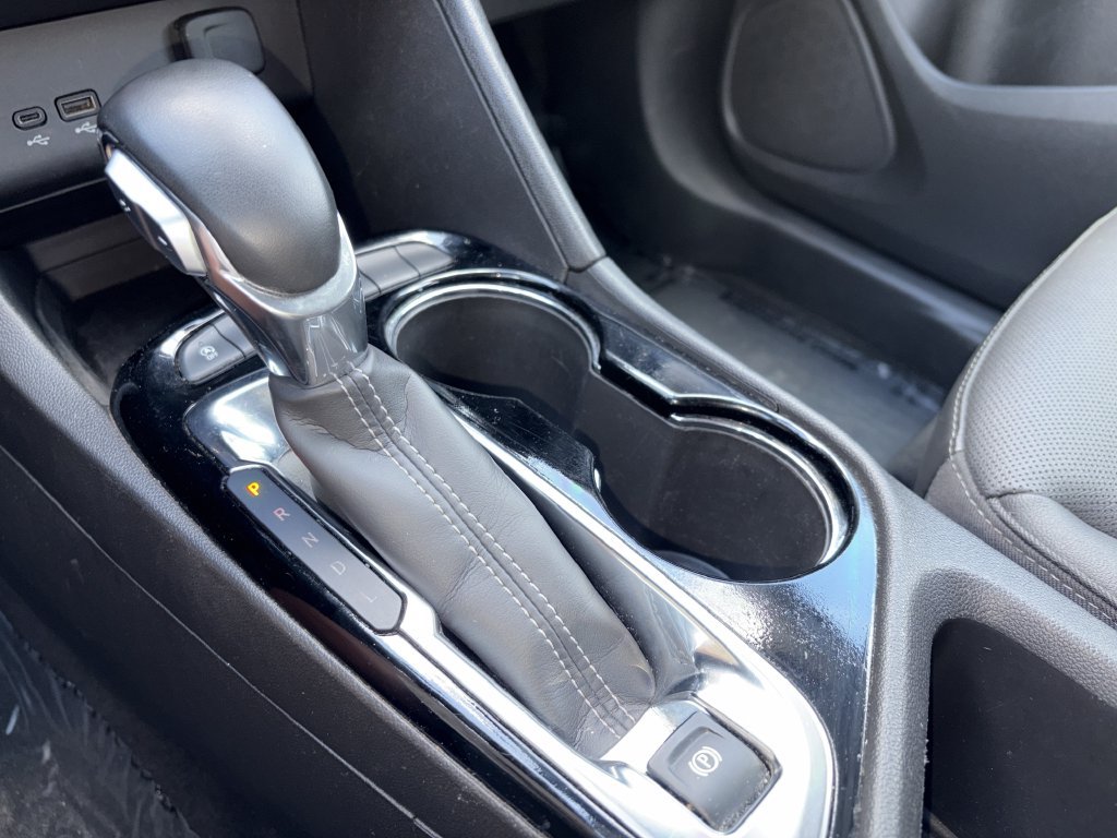 Used 2024 Buick Encore GX Sport Touring FWD image 9