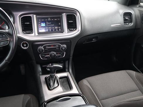 Used 2022 Dodge Charger SXT w/ Blacktop Package image 11