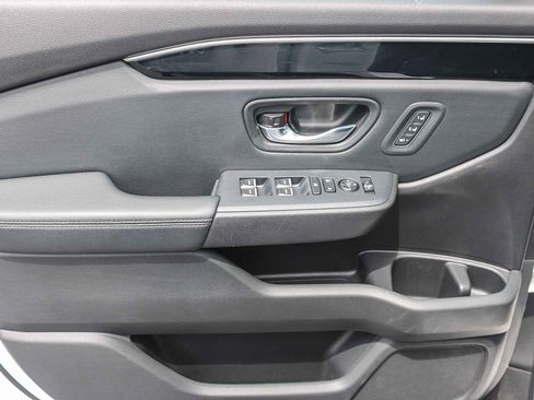 Used 2025 Honda Pilot EX-L image 21