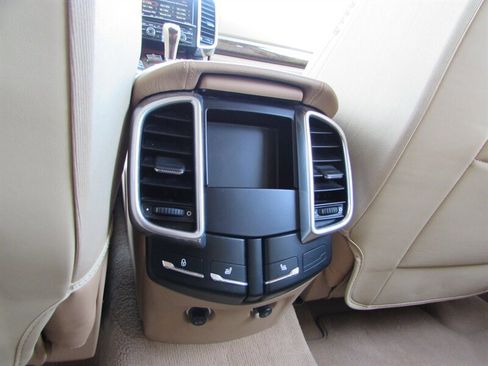 Used 2013 Porsche Cayenne image 19