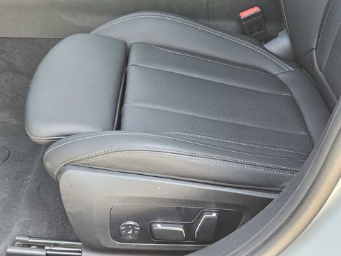Used 2024 BMW 330i Sedan w/ M Sport Package RWD image 23