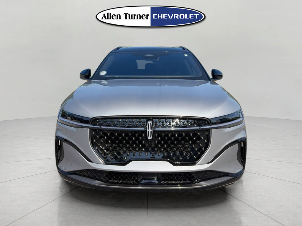 Used 2025 Lincoln Nautilus Reserve w/ Jet Appearance Package AWD/4WD image 2