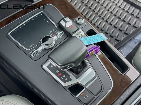 Used 2018 Audi Q5 2.0T Premium image 24