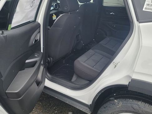 New 2026 Chevrolet Trax LS w/ LS Convenience Package FWD image 25